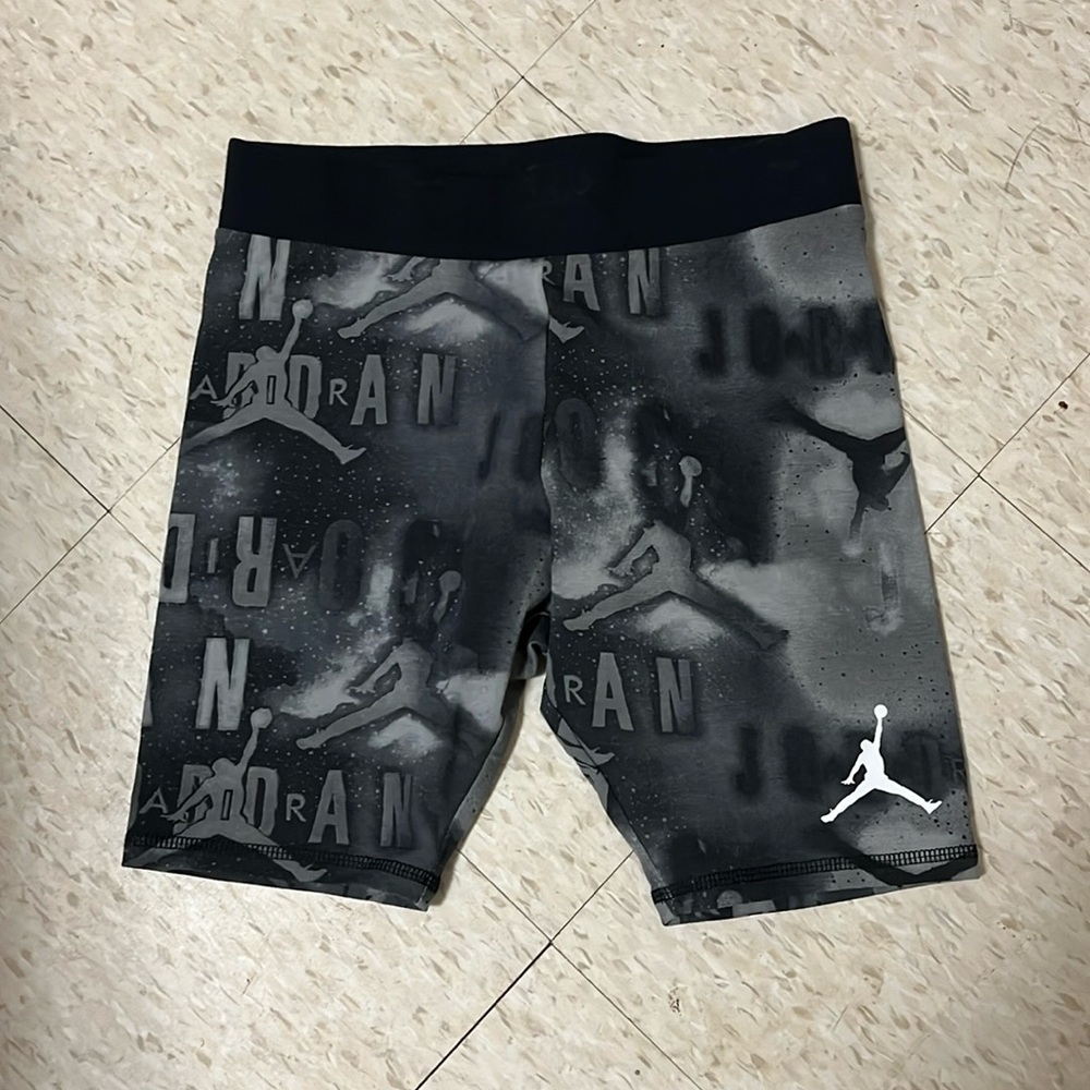 BRAND NEW W/ TAG JORDAN GIRLS BIKER SHORTS